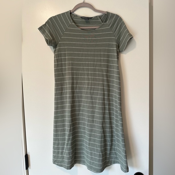 Free Fly Apparel Bamboo Dockside Dress in Sagebrush/White Stripe, size Small - Picture 3 of 8